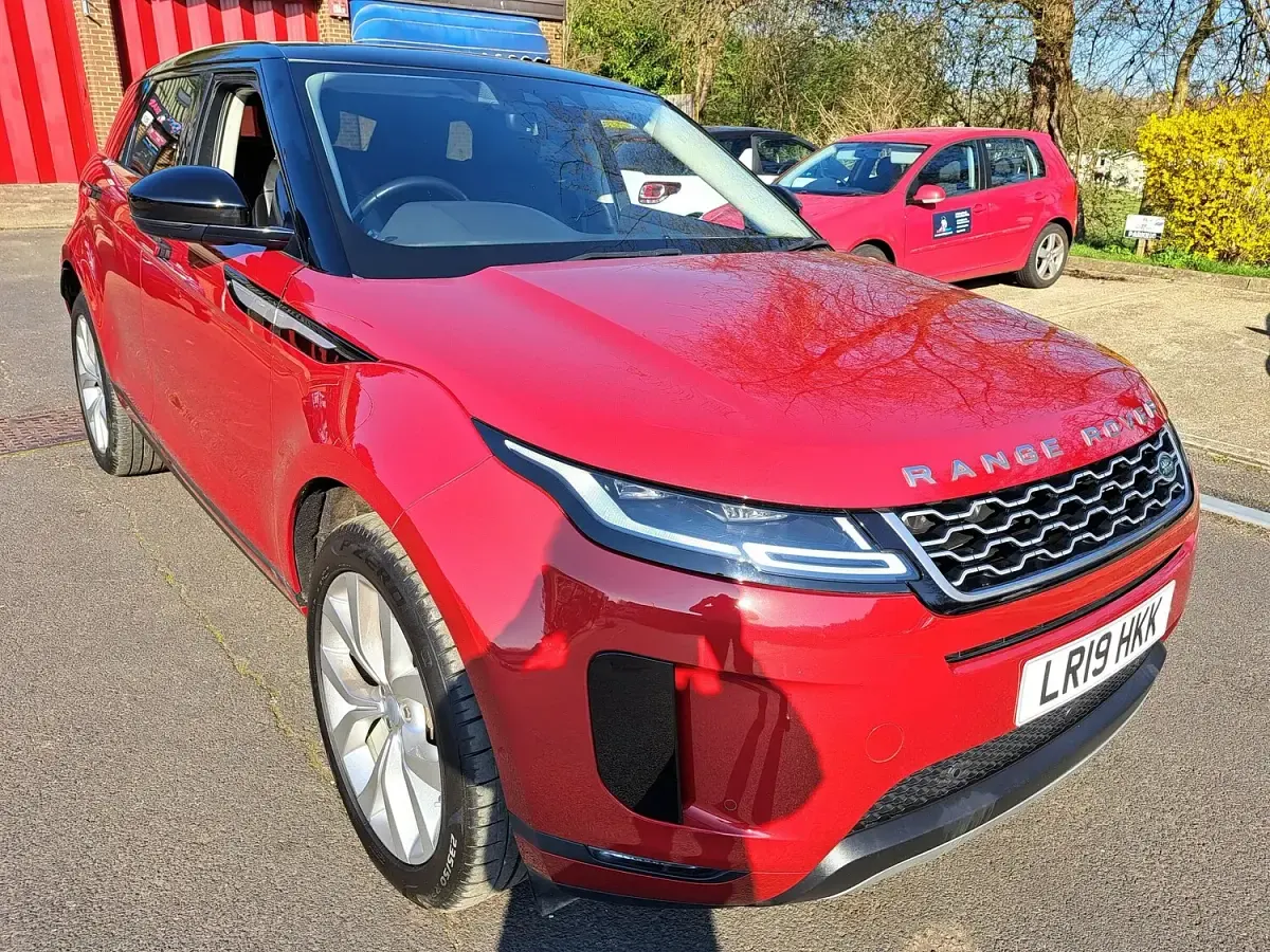 Used Land Rover Range Rover evoque SE 200 HP (147 kW) 2019 Red SUV