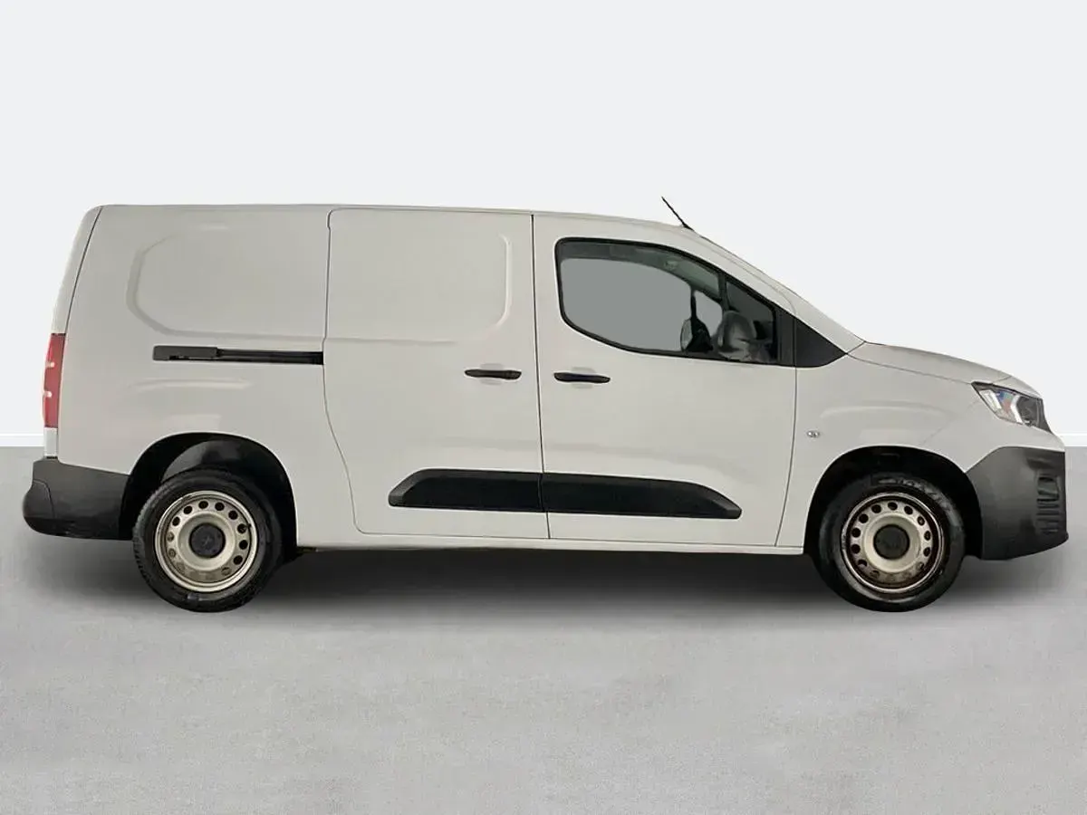 Used Peugeot Partner Premium 131 HP (96 kW) 2023 White MPV