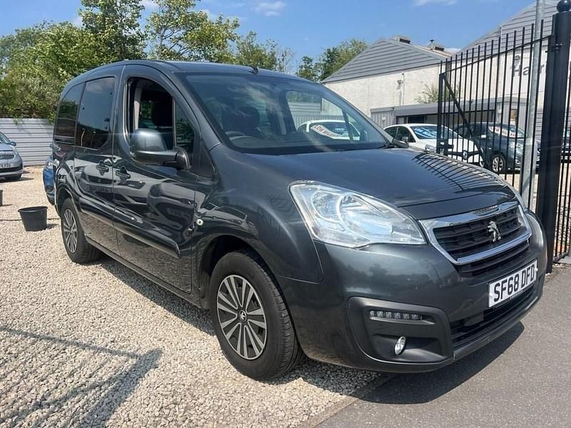 Used Peugeot Partner 100 HP (73 kW) 2018 Grey MPV
