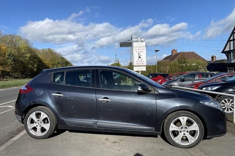 Used Renault Mégane III Dynamique 110 HP (80 kW) 2011 Grey Hatchback