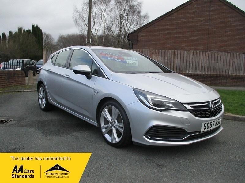Used Vauxhall Astra SRi 110 HP (80 kW) 2017 Silver Hatchback