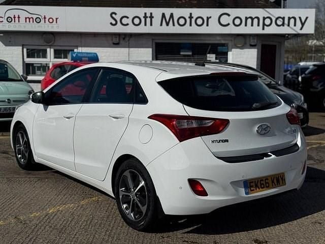 Used Hyundai i30 SE 100 HP (73 kW) 2016 Hatchback