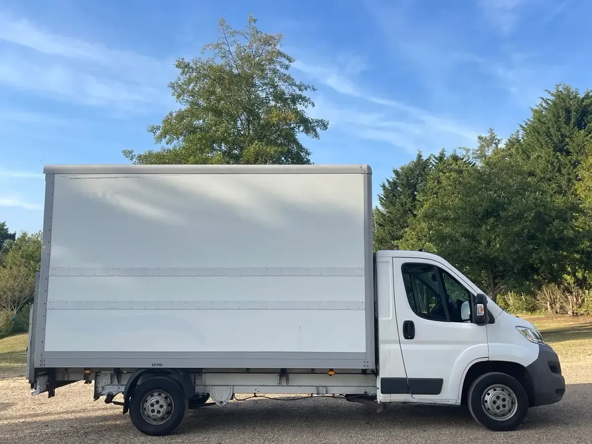 Used Citroën Relay 130 HP (95 kW) 2015 White Van