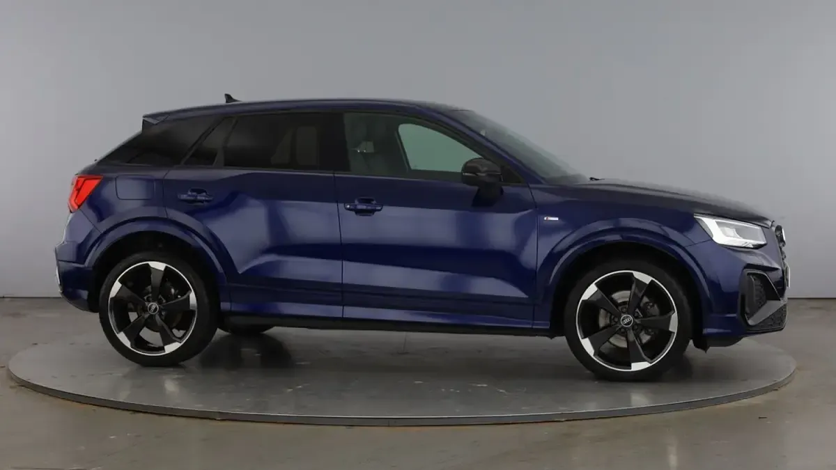 Used Audi Q2 Black Edition 150 HP (110 kW) 2021 Blue SUV