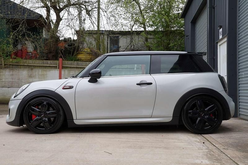 Used Mini John Cooper Works Hatch 228 HP (167 kW) 2015 Silver Hatchback