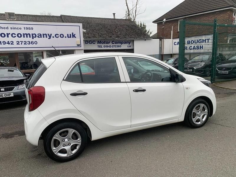 Used Kia Picanto 66 HP (48 kW) 2017 White Hatchback