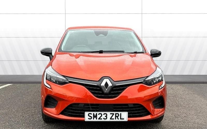 Used Renault Clio V Evolution 90 HP (66 kW) 2023 Orange Hatchback
