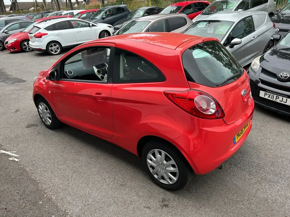 Used Ford Ka 69 HP (50 kW) 2012 Red Hatchback