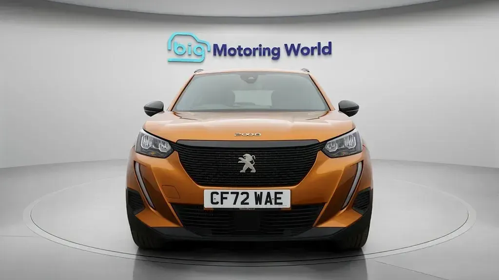 Used Peugeot 2008 Active+ 100 HP (73 kW) 2023 Orange SUV