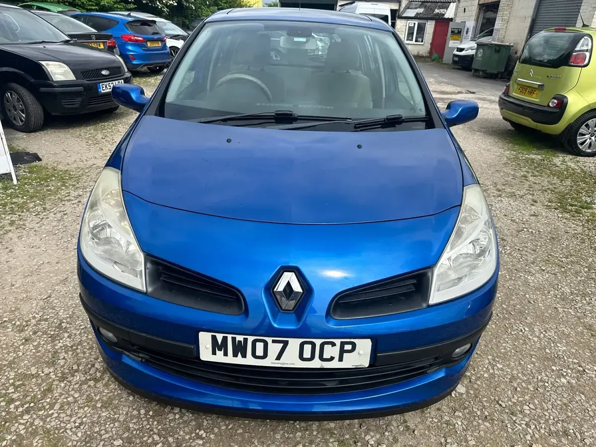 Used Renault Clio II Privilege 2007 Blue Hatchback