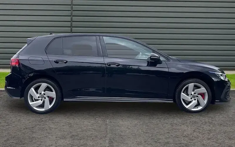 Second-hand VW Golf VIII GTE 245 CP (180 kW) 2024 Hatchback