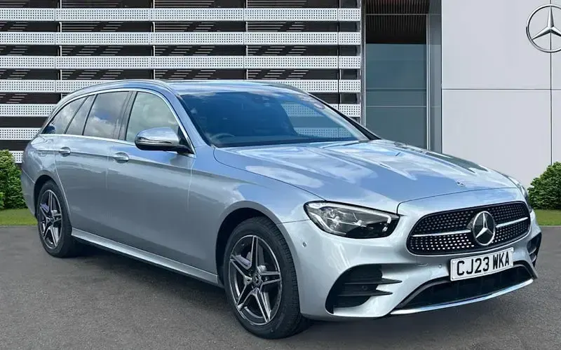 Usado Mercedes E300 AMG line 265 CV (194 kW) 2023 Familiar