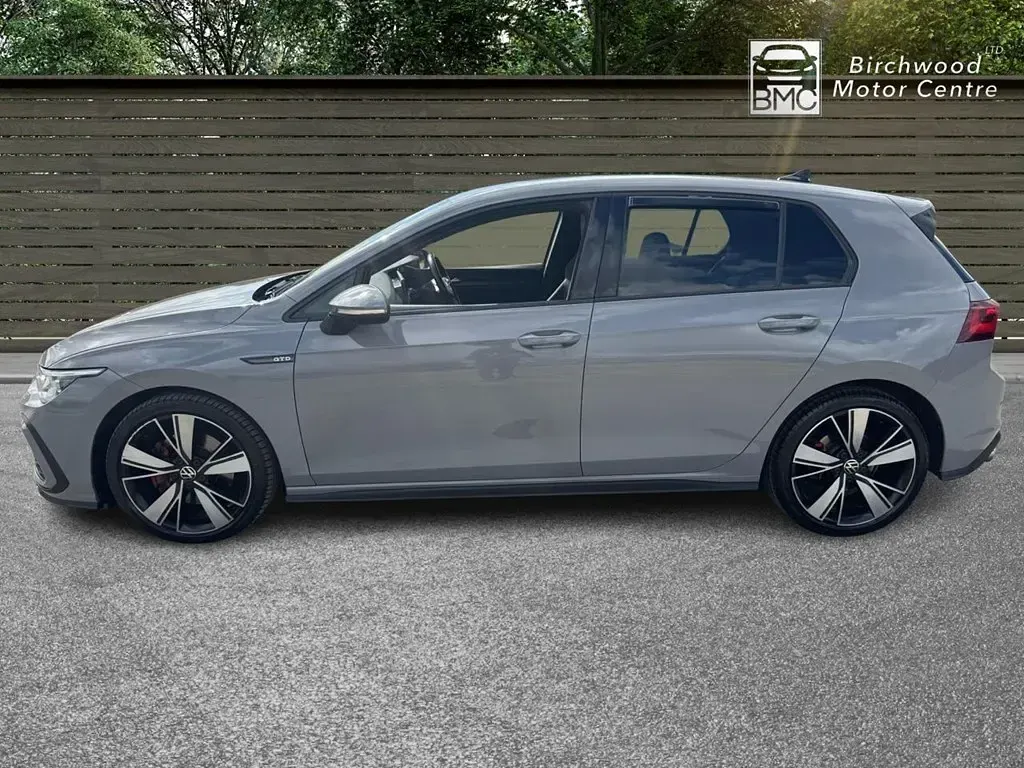 Begagnad VW Golf VIII GTD 200 HK (147 kW) 2022 Grå Halvkombi