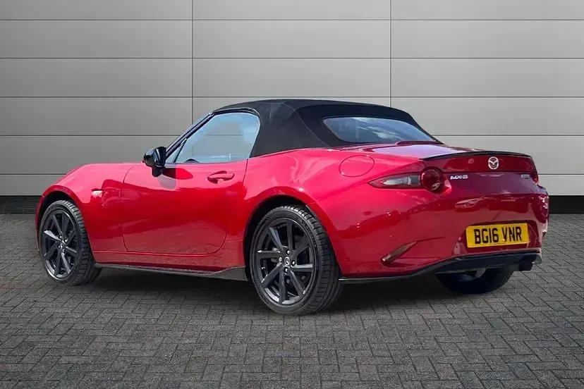 Used Mazda MX5 Inclusive 160 HP (117 kW) 2016 Red Cabriolet