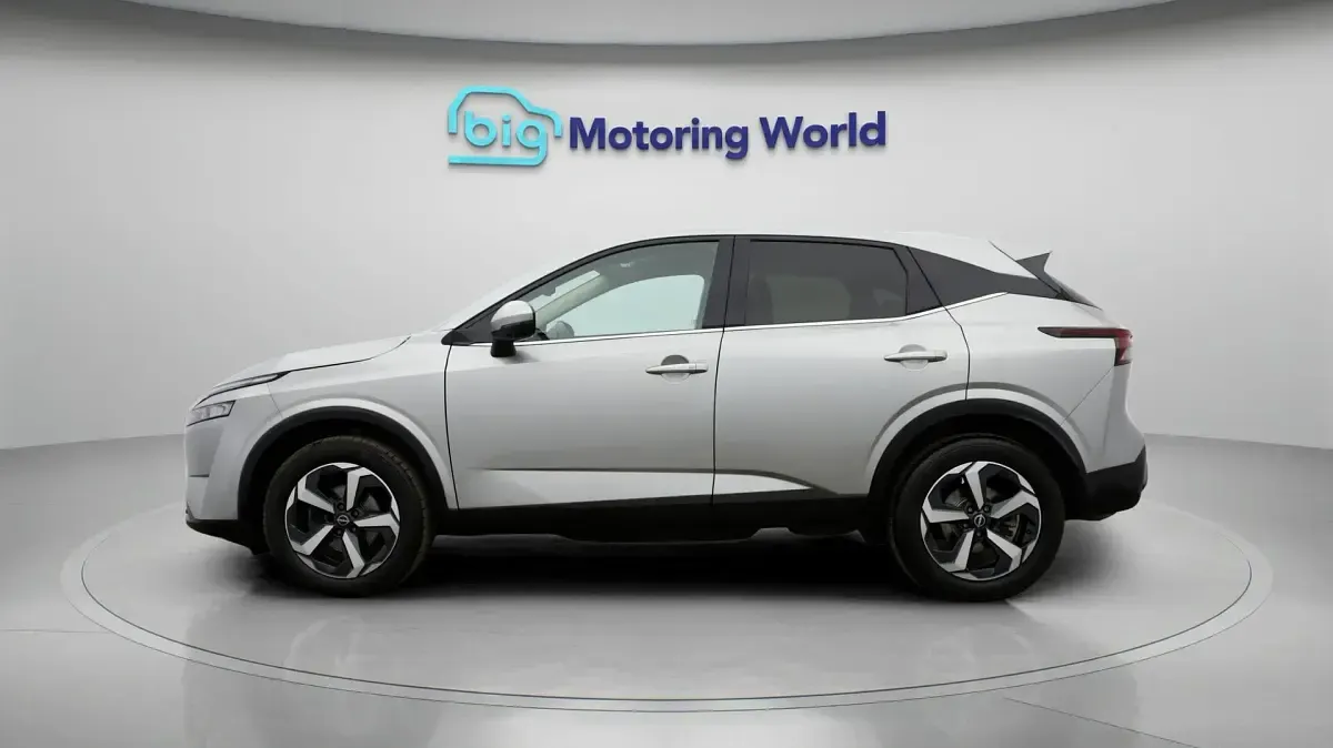 Used Nissan Qashqai N-Connecta 140 HP (102 kW) 2023 Silver SUV