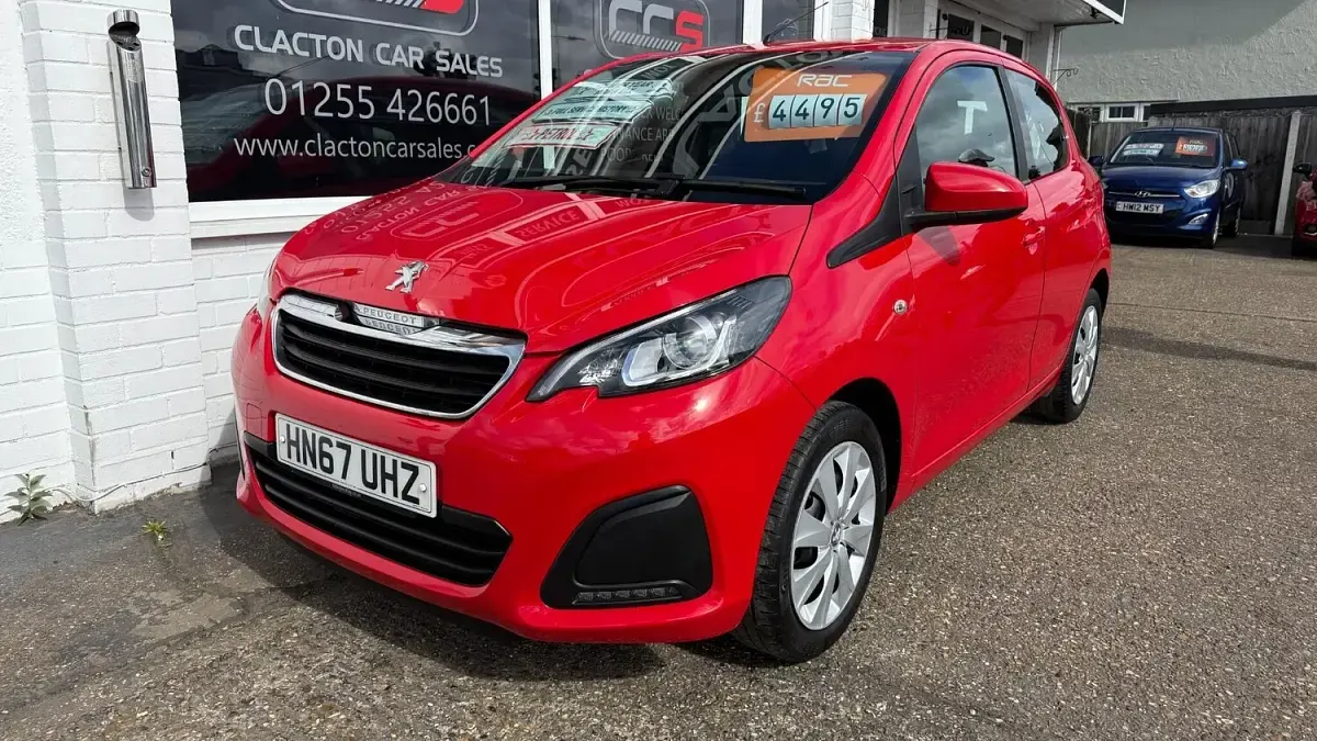 Used Peugeot 108 Active 68 HP (50 kW) 2018 Red Hatchback