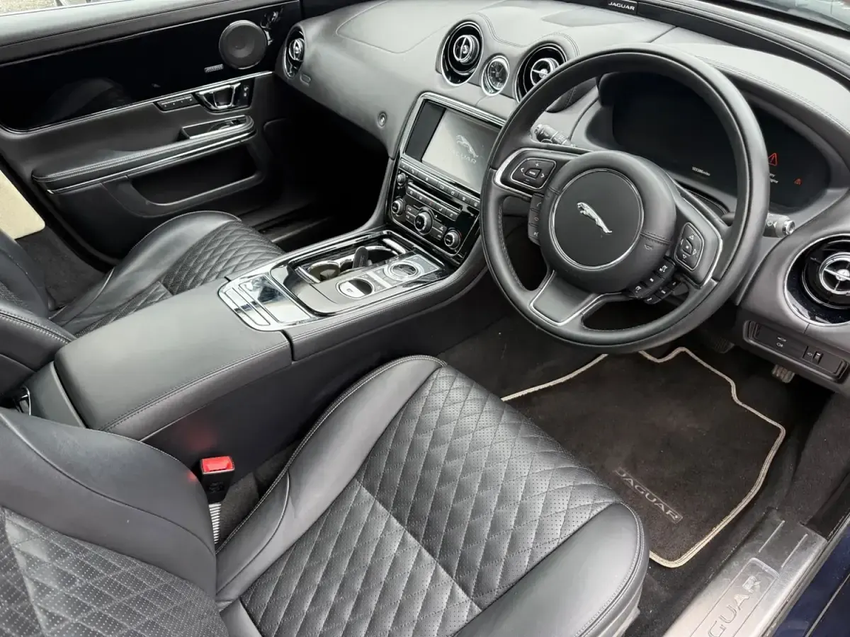 Used Jaguar XJ Portfolio 300 HP (220 kW) 2016 Blue Sedan