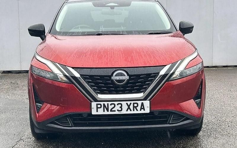 Used Nissan Qashqai N-Connecta 190 HP (139 kW) 2023 Red SUV
