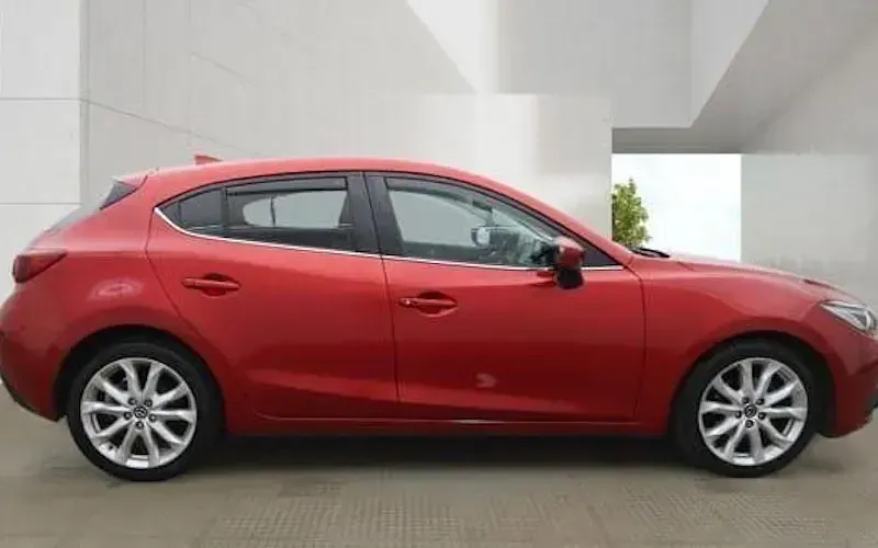 Used Mazda 3 Inclusive 165 HP (121 kW) 2015 Red Hatchback