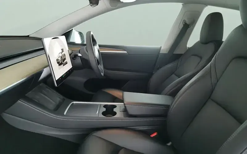 Używany Tesla Model Y RWD 219 kW (299 KM) 2024 SUV