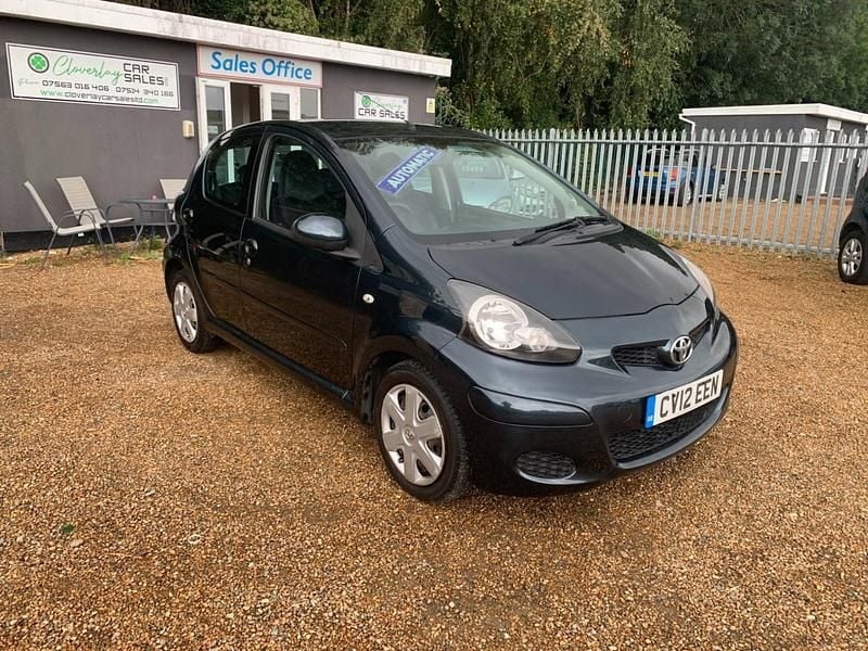 Green Used 2012 Toyota Aygo Hatchback | £3,995 (Fair price) - Image 1/4