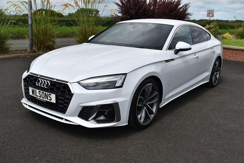 Usado Audi A5 Sportback S-Line 163 HP (119 kW) 2022 Branco Citadino