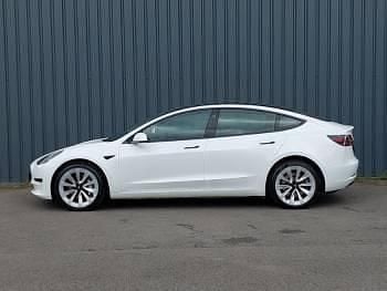 Used Tesla Model 3 RWD 208 kW (283 HP) 2022 White Sedan