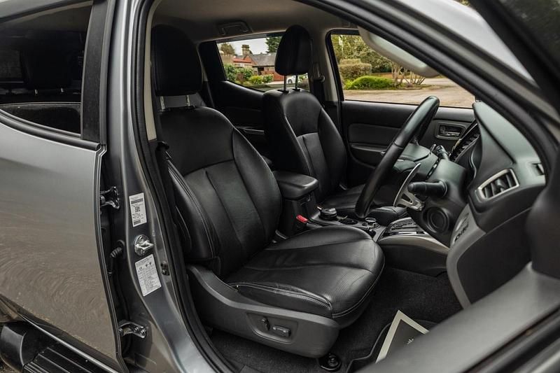 Used Mitsubishi L200 181 HP (133 kW) 2019 Grey Pickup