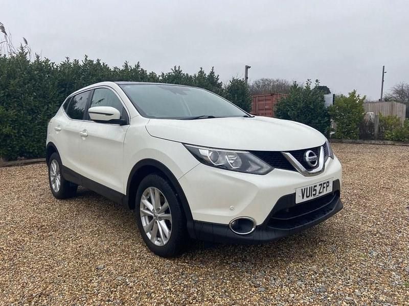 White Used 2015 Nissan Qashqai Acenta+ SUV | £4,595 (Fair price) - Image 1/4