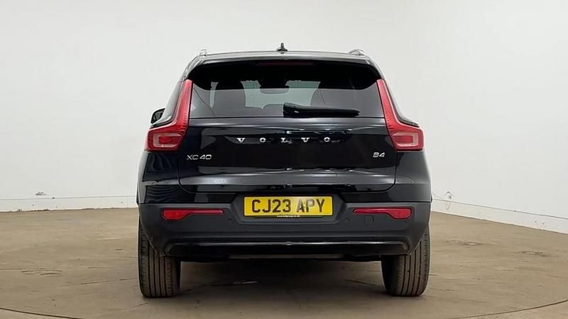 Used Volvo XC40 Ultimate 197 HP (144 kW) 2023 Metallic  onyx black SUV
