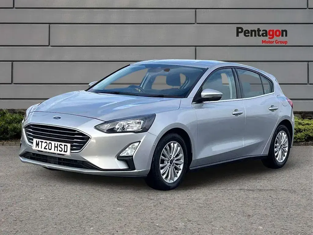 Usado Ford Focus Titanium 123 HP (90 kW) 2020 Prateado Citadino
