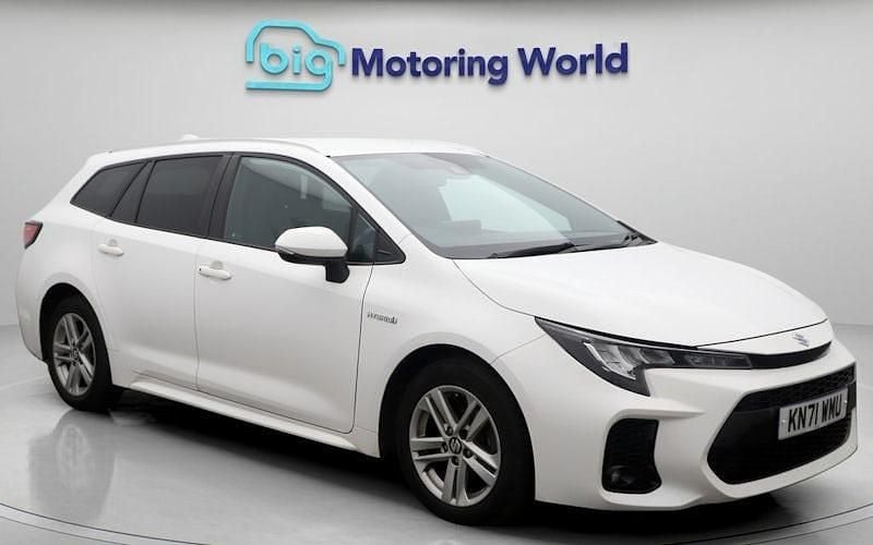 Used 2022 Suzuki Swace SZ-T Estate | £13,300 (Good price) - Image 1/4