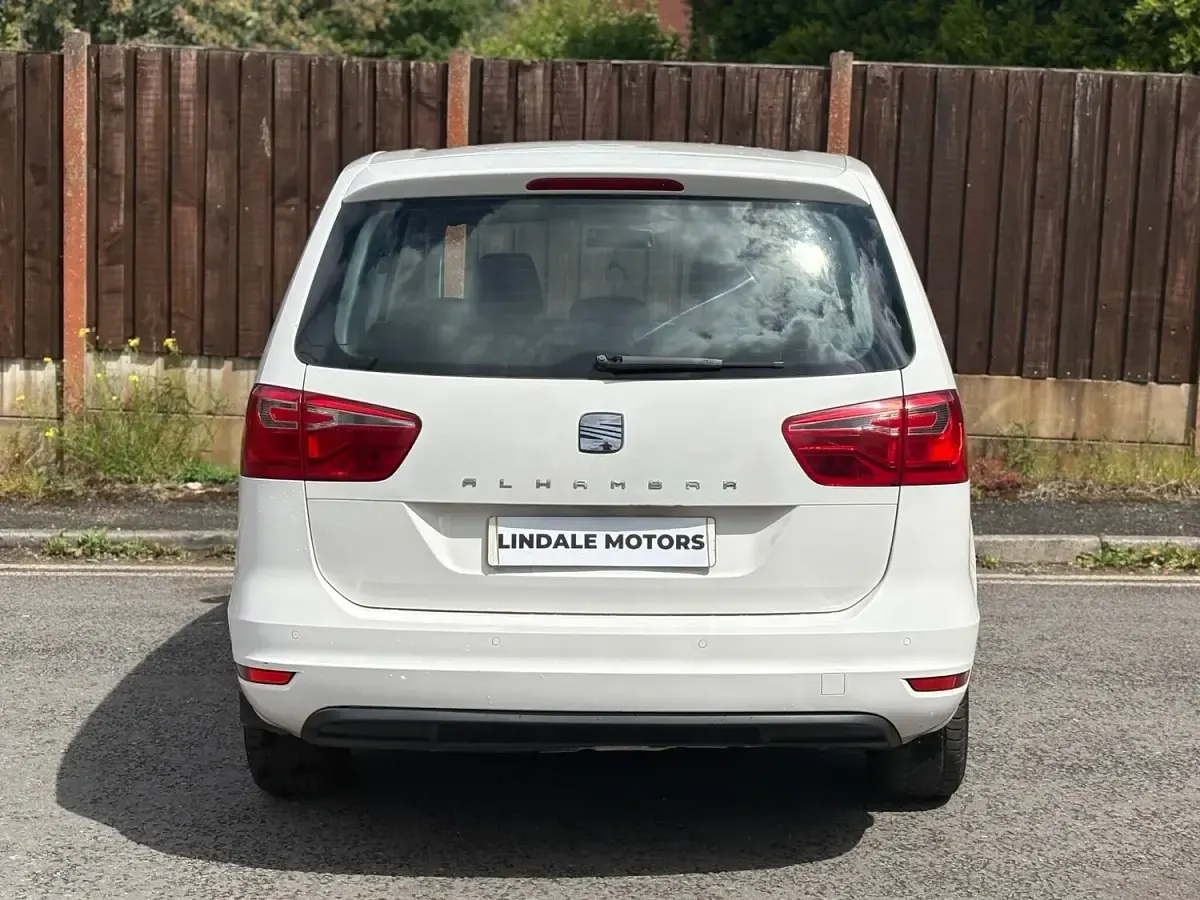 Used Seat Alhambra Ecomotive 140 HP (102 kW) 2013 White MPV