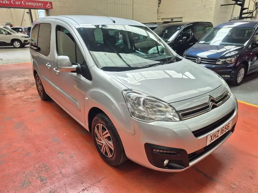 Second-hand Citroën Berlingo Feel 110 CP (80 kW) 2019 Argintiu Monovolum