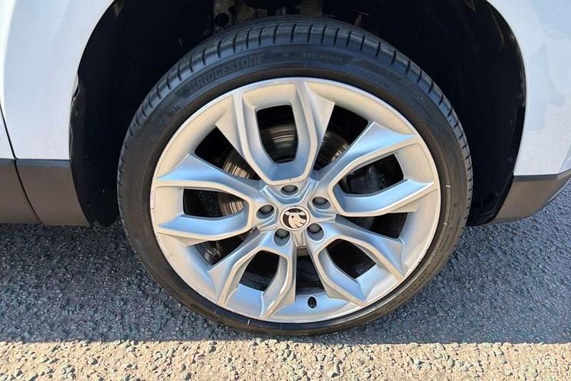 Used Skoda Karoq SE L 150 HP (110 kW) 2020 White SUV