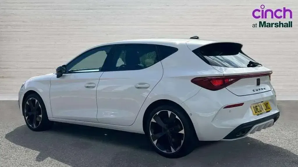Used Cupra Leon 150 HP (110 kW) 2024 White Hatchback