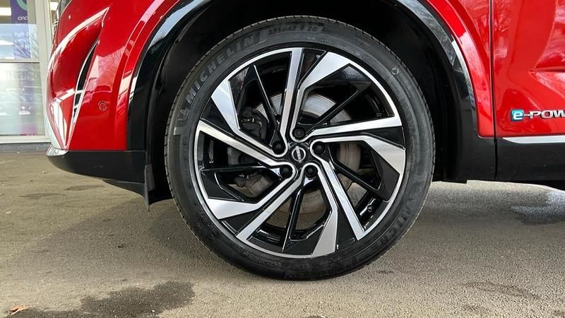 Used Nissan Qashqai Tekna+ 190 HP (139 kW) 2024 Red SUV