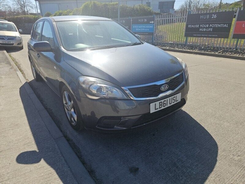 Grey Used 2012 Kia Ceed Hatchback | £1,390 (Good price) - Image 1/4