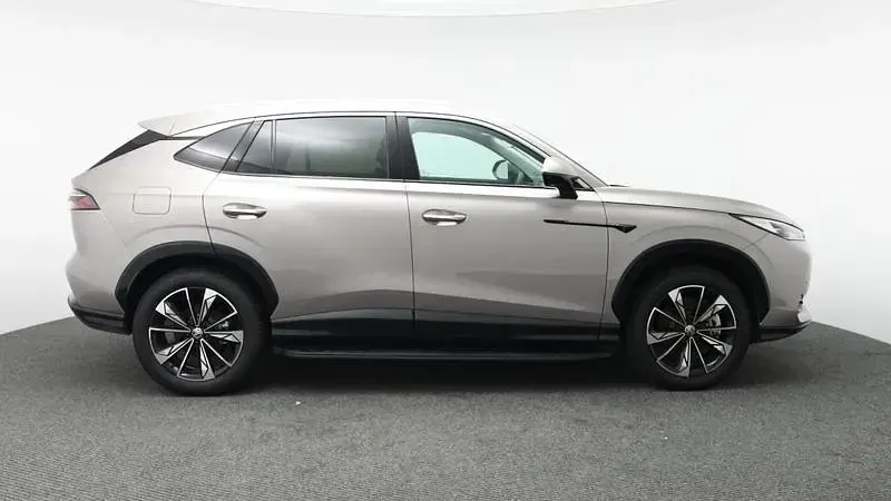 New MG HS Trophy 2026 Silver SUV