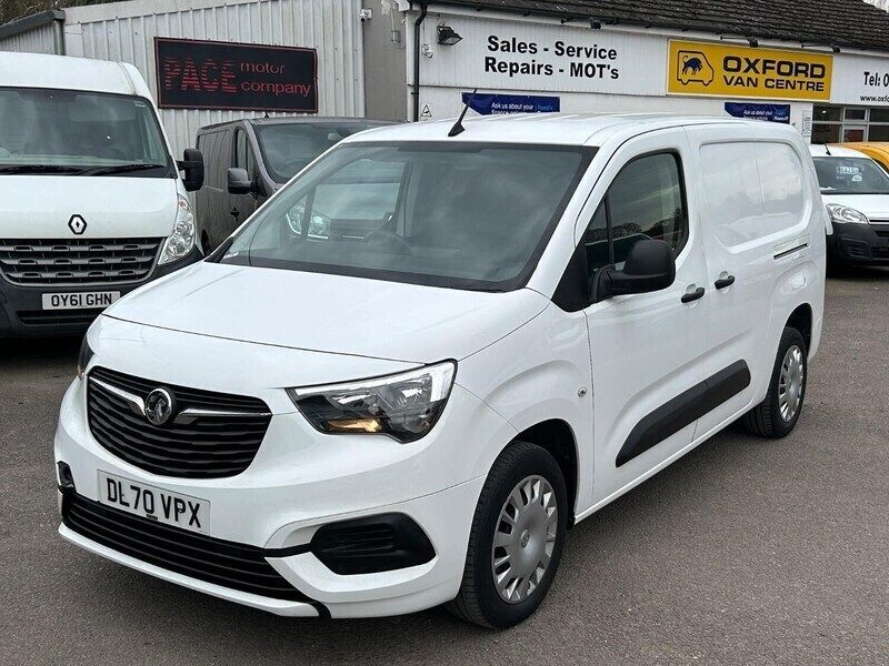 White Used 2020 Vauxhall Combo Sportive MPV | £9,975 (Fair price) - Image 1/4