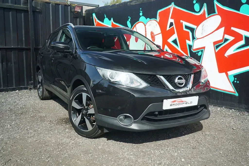 Used Nissan Qashqai N-TEC 163 HP (119 kW) 2015 Black SUV