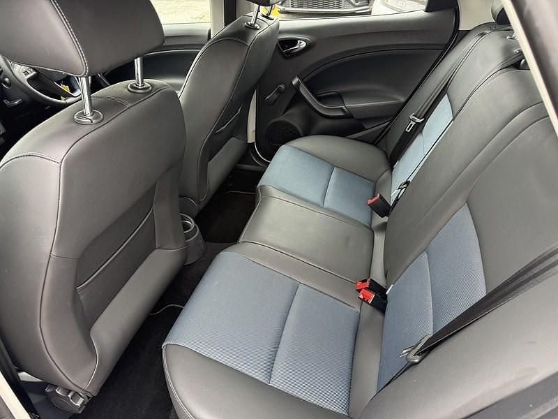 Used Seat Ibiza CONNECT 90 HP (66 kW) 2016 White Hatchback