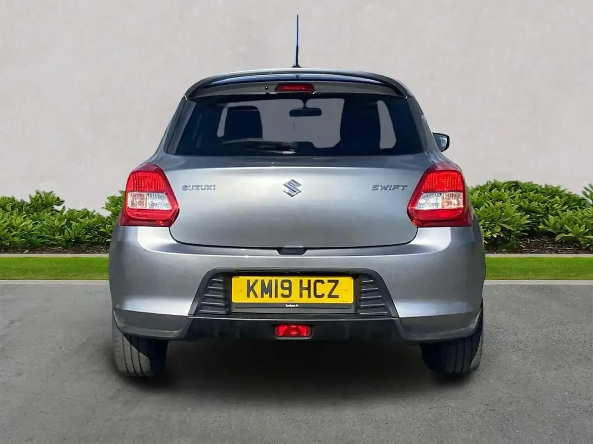 Used Suzuki Swift 90 HP (66 kW) 2019 Silver Hatchback