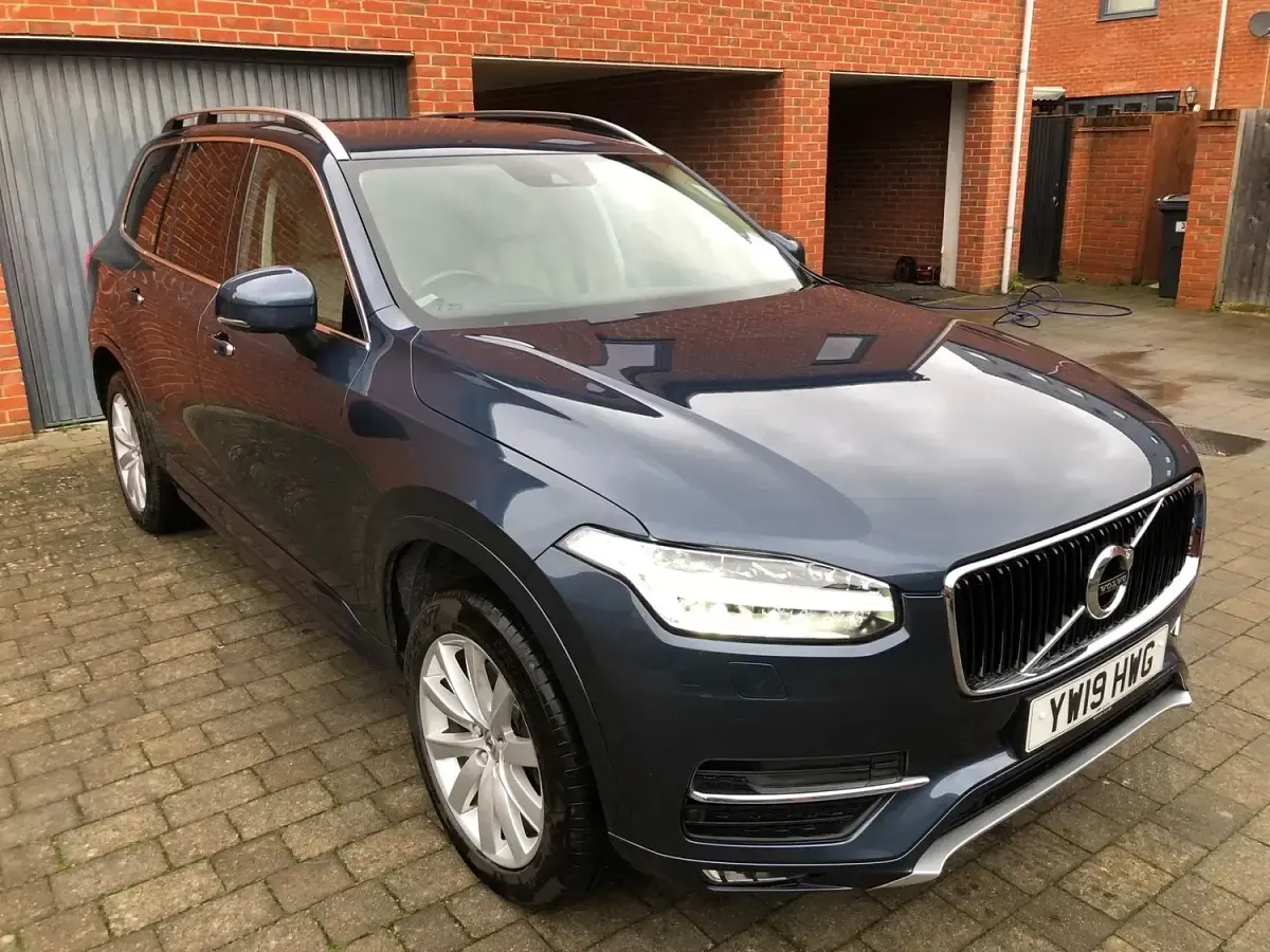 Used Volvo XC90 Momentum 235 HP (172 kW) 2019 Blue SUV