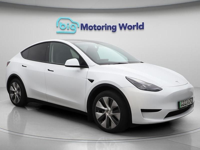 White Used 2023 Tesla Model Y RWD SUV | £24,000 (Fair price) - Image 1/4