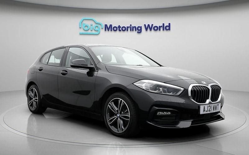 Used BMW 118 Sport Line 150 HP (110 kW) 2021 Black Hatchback