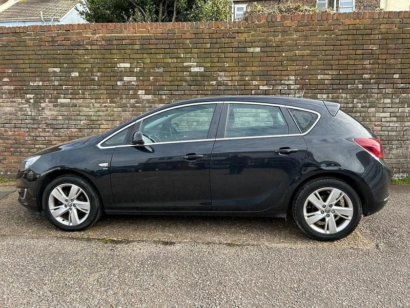 Used Vauxhall Astra SRi 2013 Black Hatchback