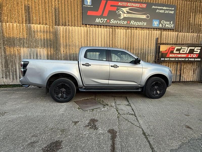 Used Isuzu D-Max 2022 Silver Pickup