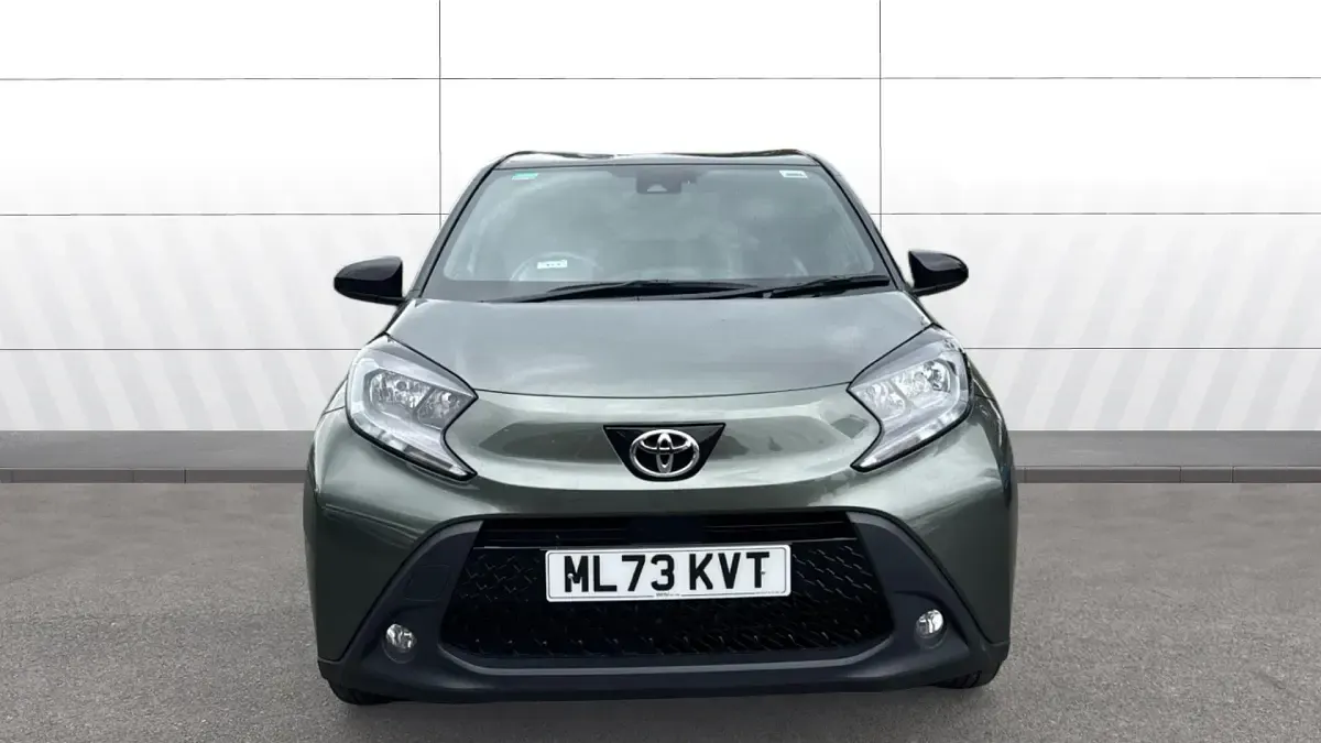 Used Toyota Aygo X 72 HP (52 kW) 2023 Green SUV
