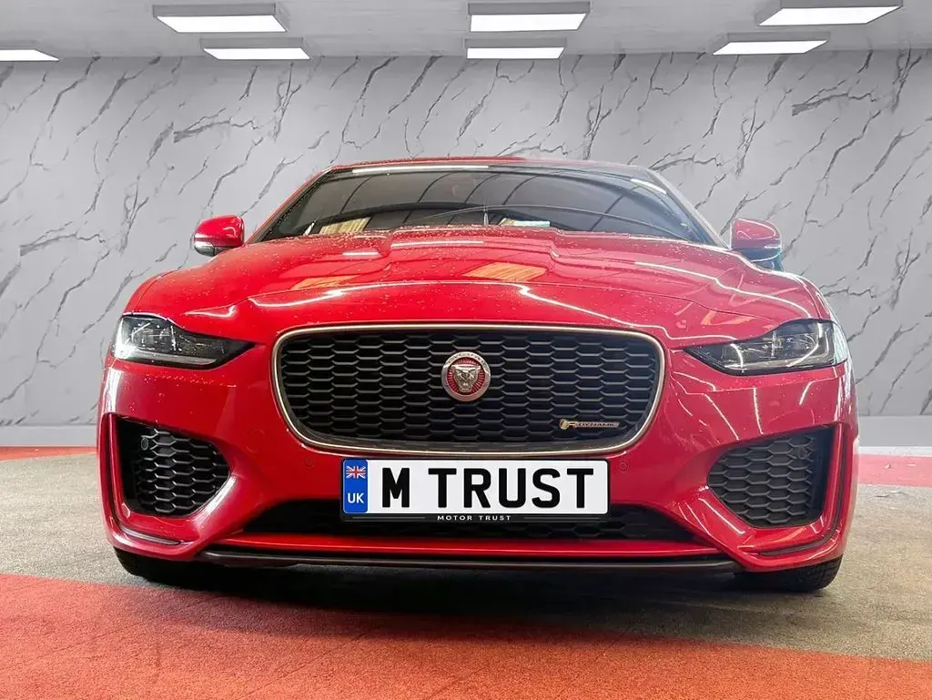 Used Jaguar XE R-Dynamic 180 HP (132 kW) 2019 Red Sedan